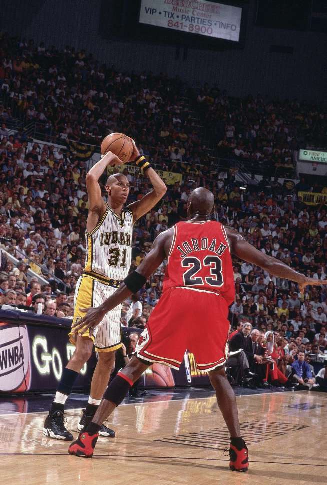Two of The Greatest Shooting Guards on the court in 1998.jpg